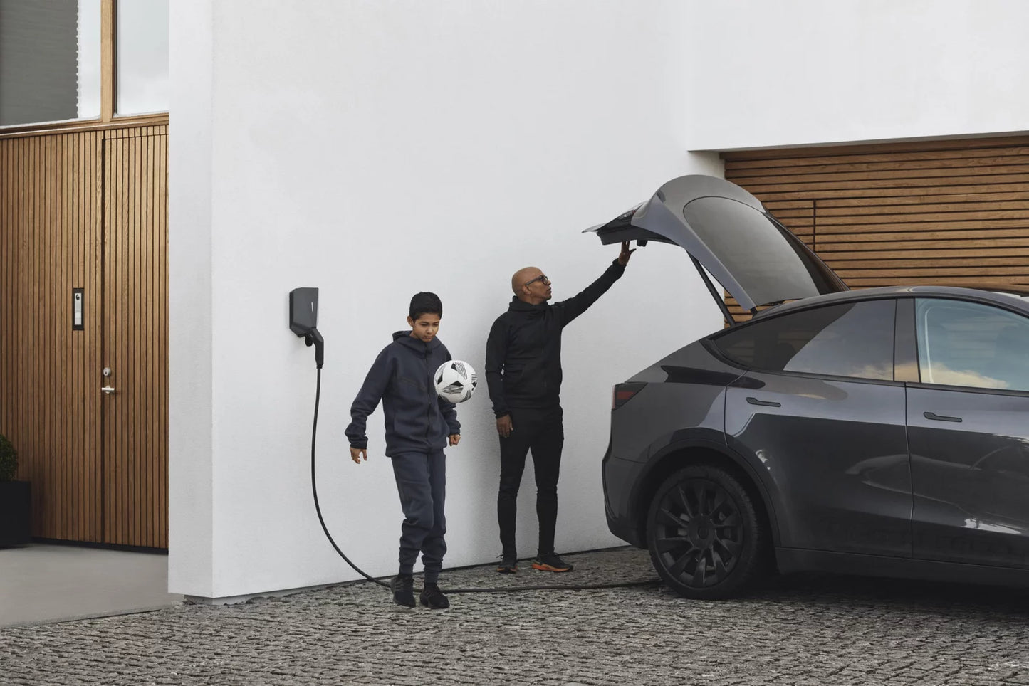 EV charging station Type 2 (EASEE Norway, 11kW, Anthracite)